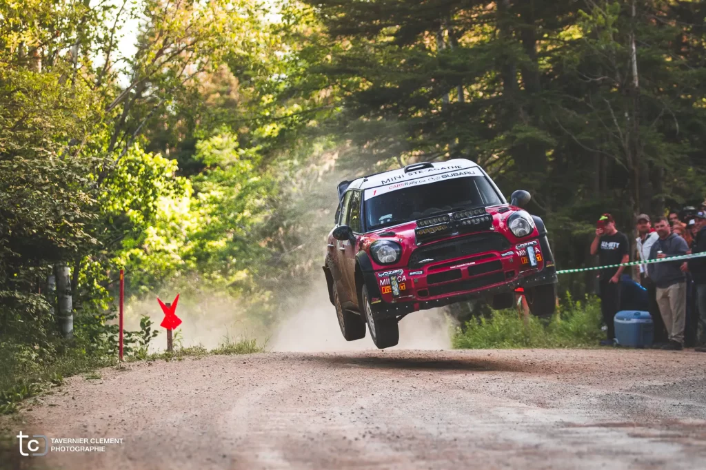 Voiture de course de Joel Levac lors du Rallye Baie-Des-Chaleurs 2021